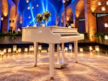 Piano de cauda digital Yamaha branco